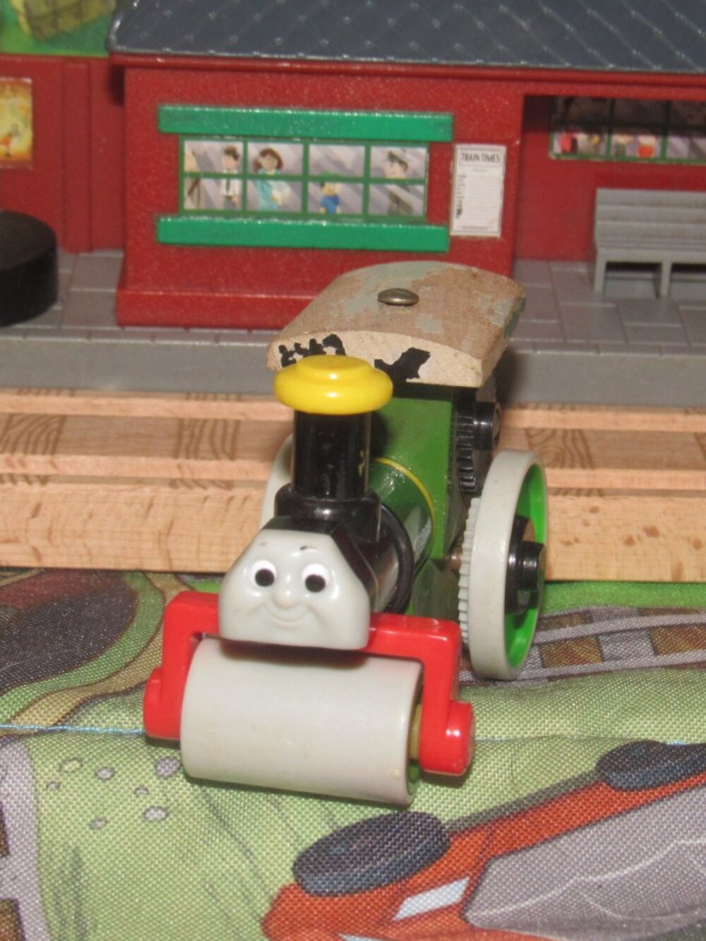 Thomas Wooden Railway Train Track Engine George Steamroller